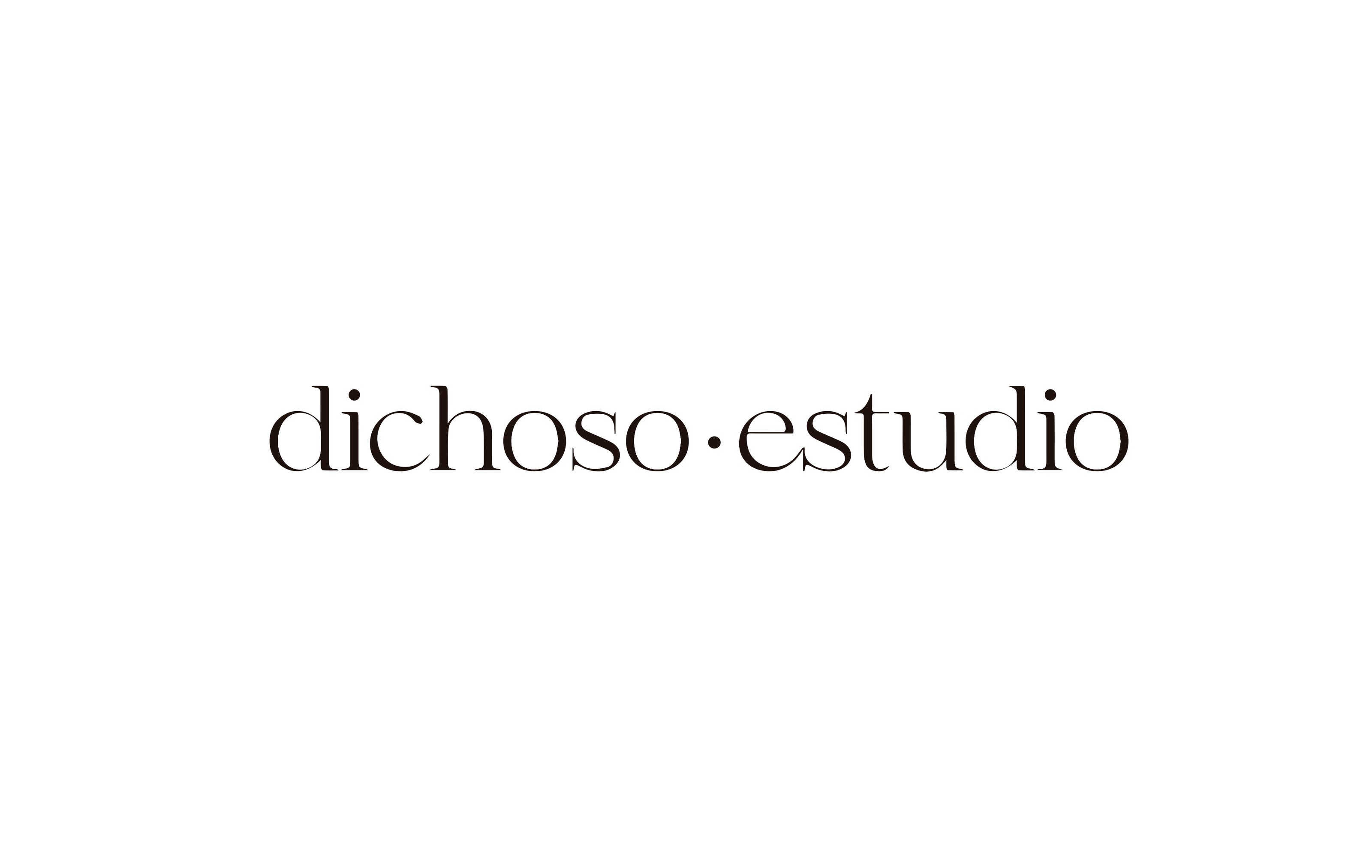 Logo de dichoso estudio