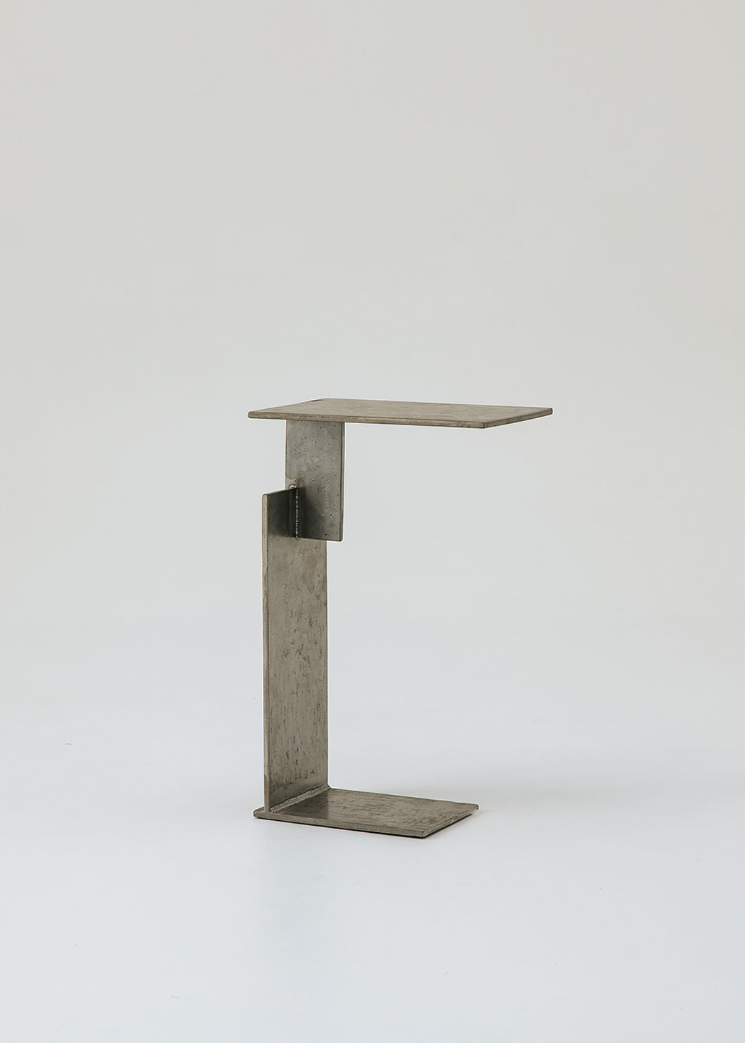 Mesa auxiliar en acero inoxidable cepillado soldada.