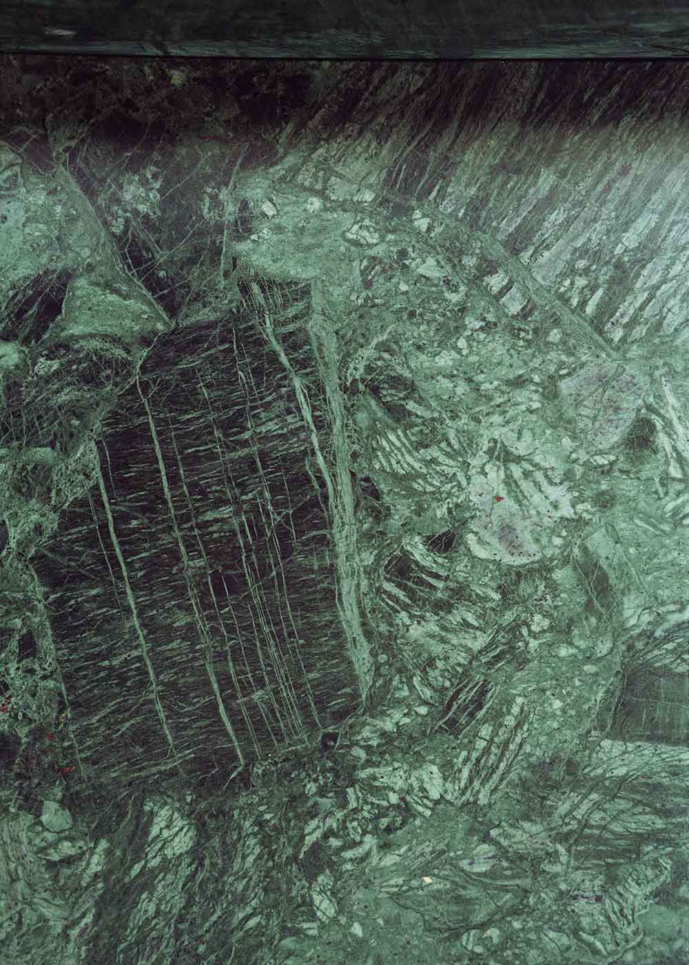 Mesa de apoyo en mármol verde - Canica Collections