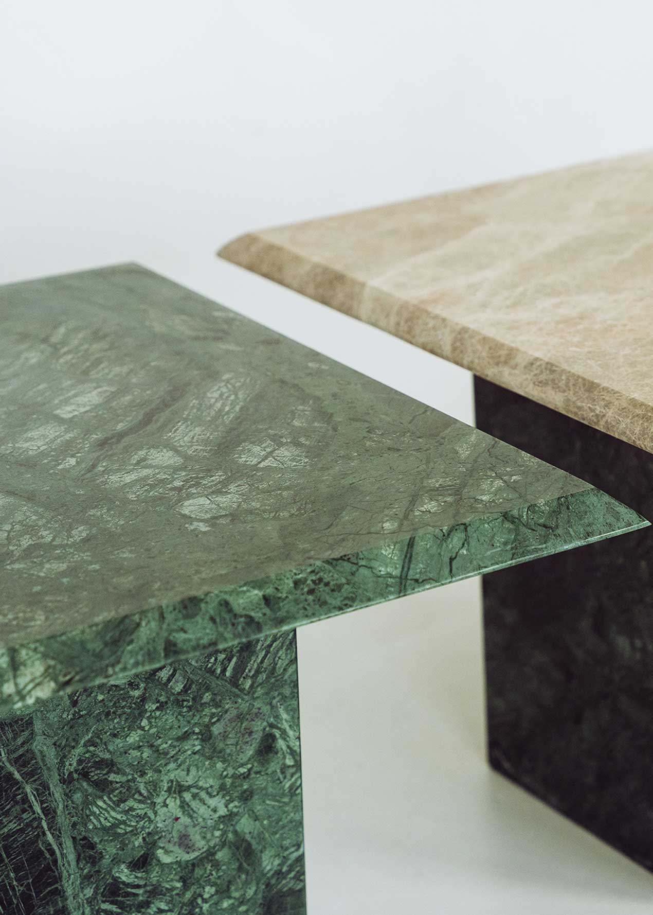 Mesa de apoyo en mármol verde - Canica Collections