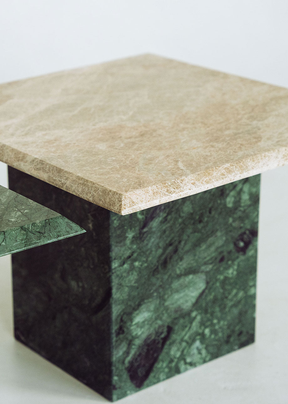 Mesa de apoyo en mármol gris y verde - Canica Collections