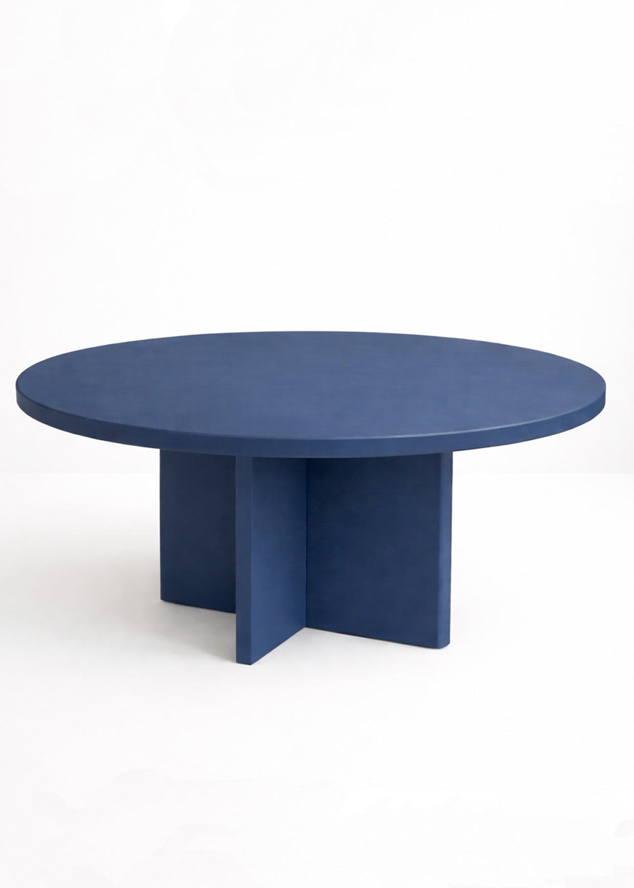 Mesa de comedor redonda en madera lacada