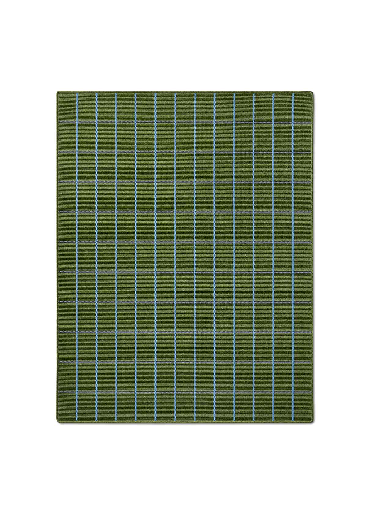 Alfombra fabricada en PET a partir de botellas de plástico recicladas de color verde oscuro en telar wilton de tejido plano.
