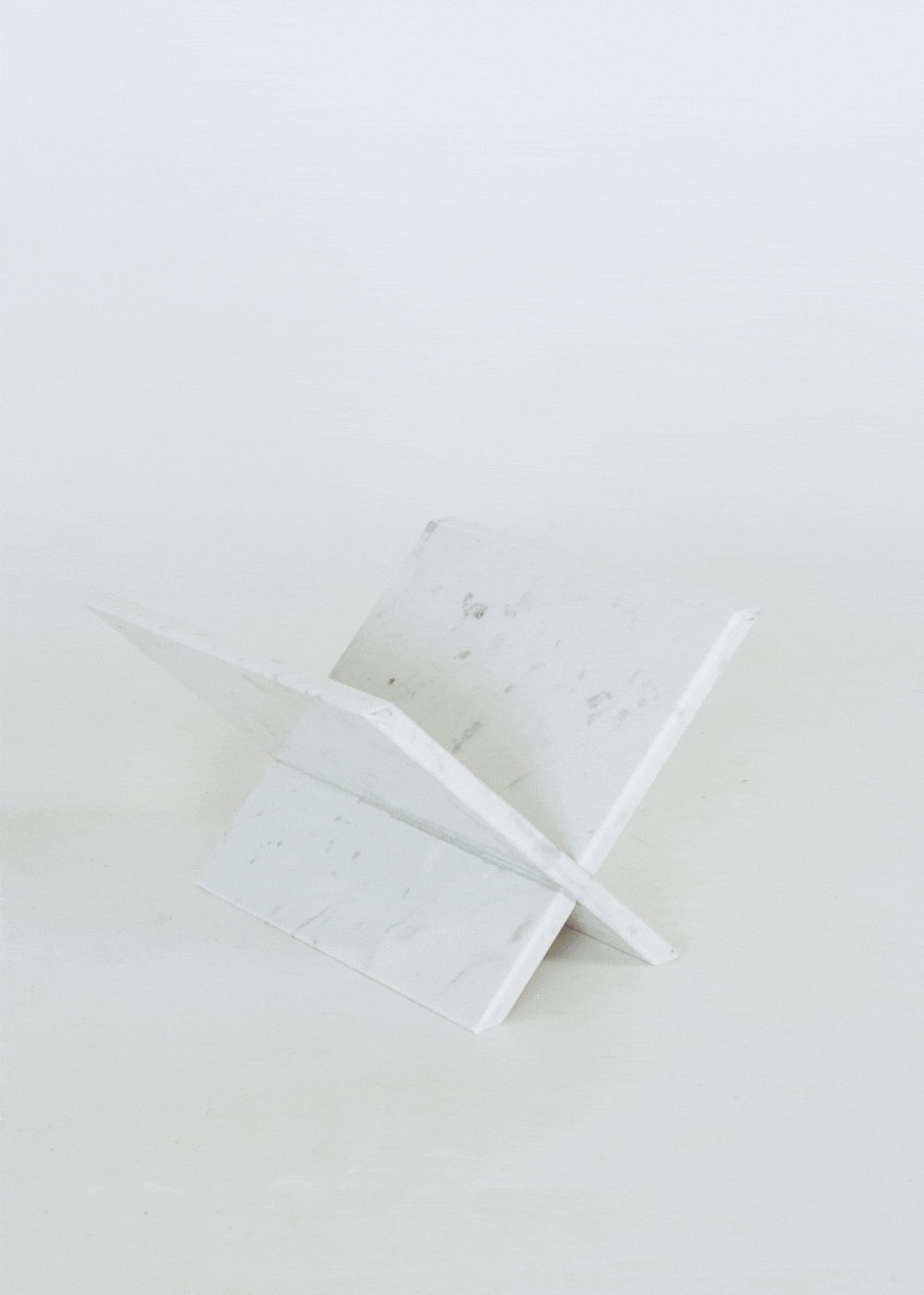 White marble magazine rack