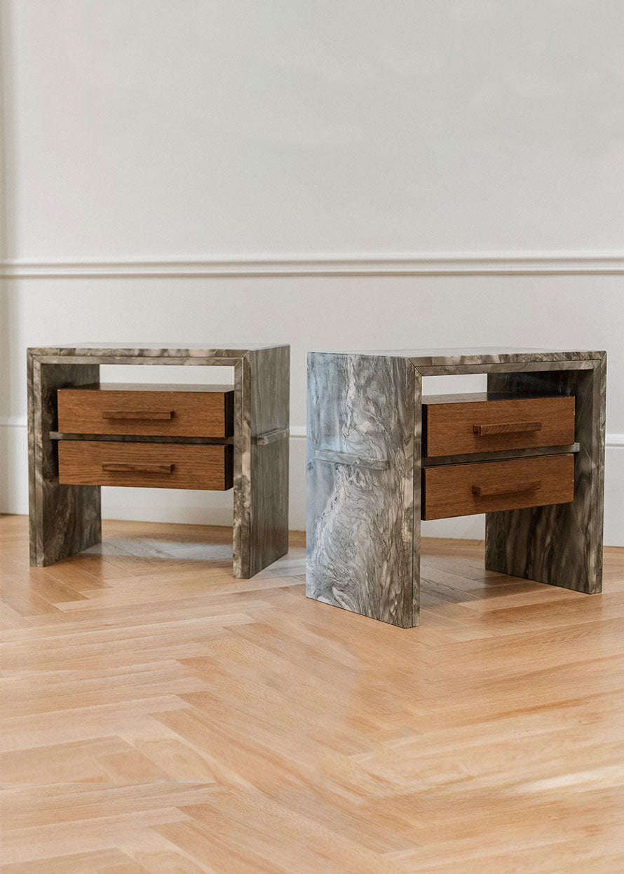 Mesita de noche realizada en Cuarcita Green Army con cajones en madera de roble.