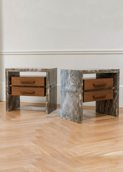 Mesita de noche realizada en Cuarcita Green Army con cajones en madera de roble.