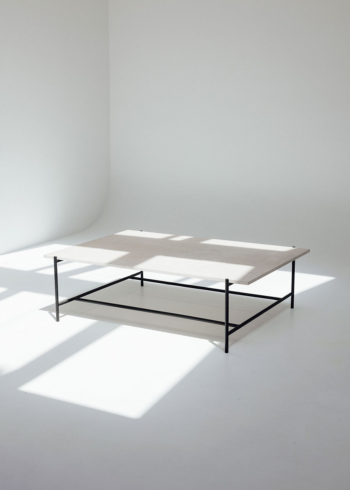 Mesa de centro de forja y caliza