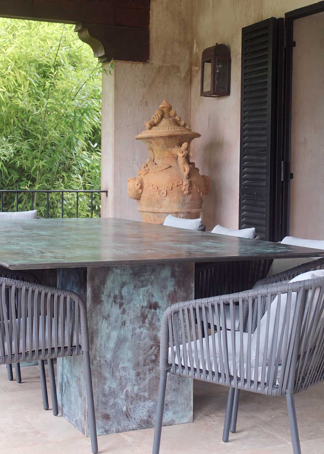 Mesa de comedor de granito
