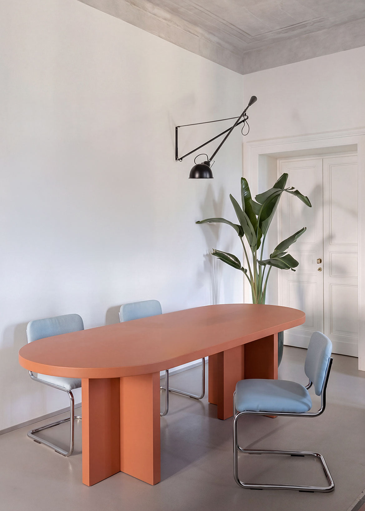 Mesa de comedor lacada
