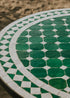 Mesa alta circular de hierro con mosaico de azulejos