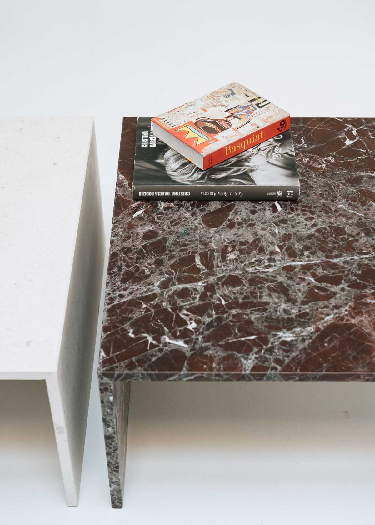 Mesa de centro de Rosso lepanto y caliza